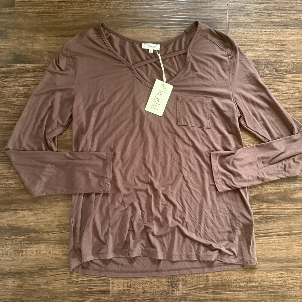 NWT La Miel Size M Criss Cross Neckline Long Sleeve Top Earthy Brown